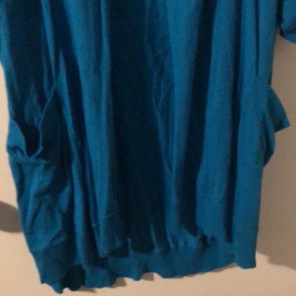 SALE!! DKNY SWEATER- 🔥🔥 5/25!!!🔥🔥 - Picture 3 of 8